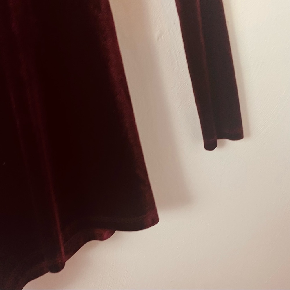 Tobi Burgundy Velvet Fitted Romper  Sz M - Picture 8 of 15
